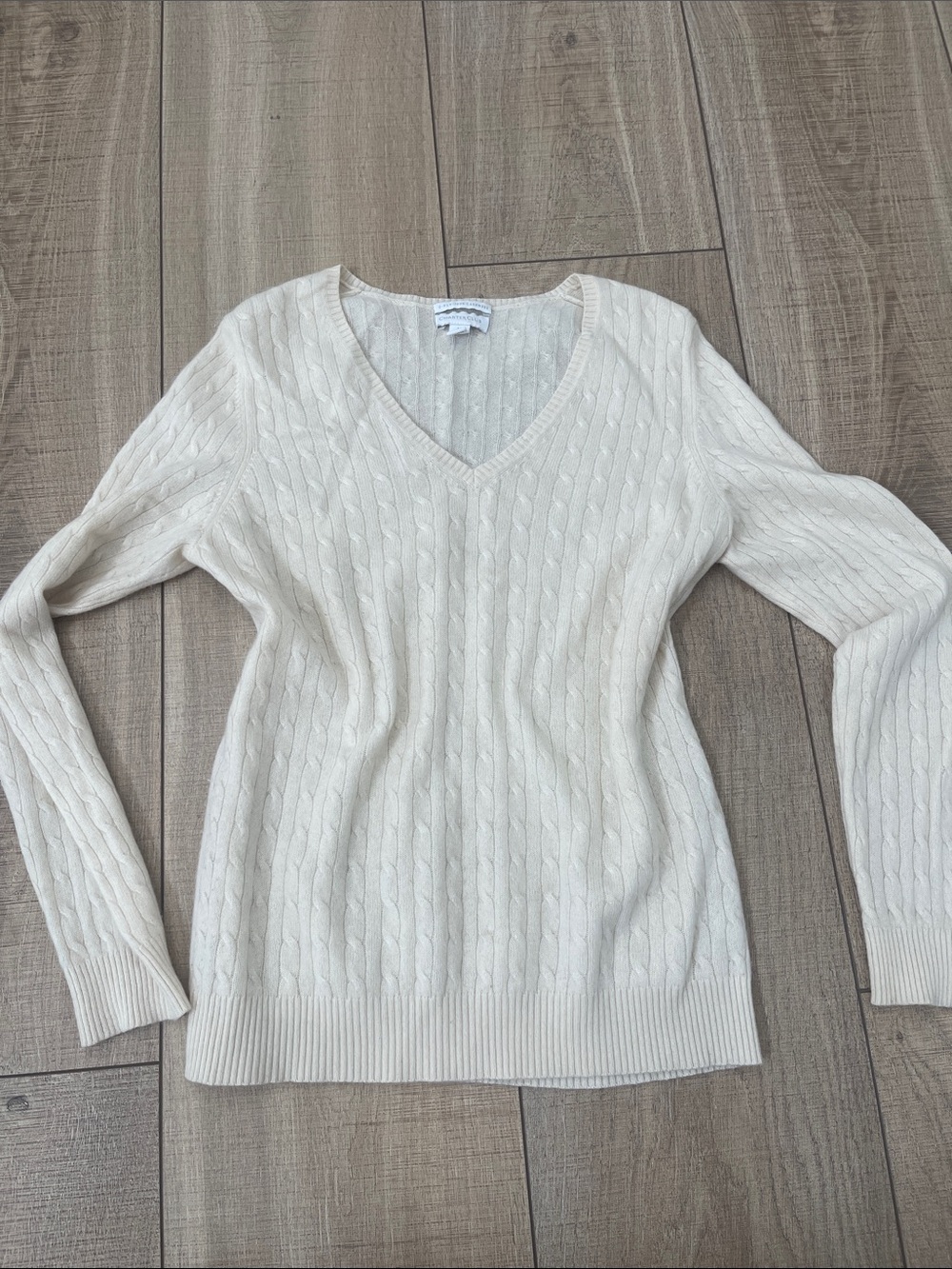 Charter Club Cream Cable‑Knit V‑Neck Sweater 100% 2-ply Cashmere